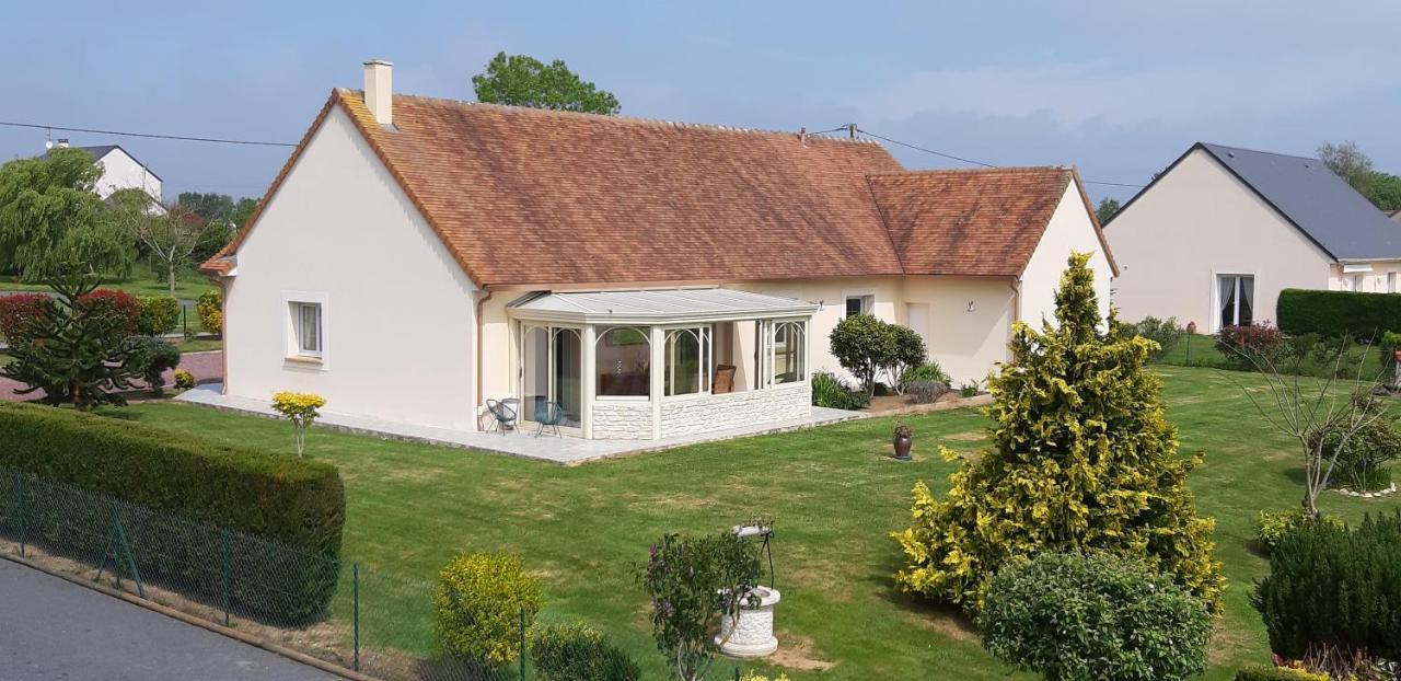 Gite "Au P'Tit Tourois" De Plain-Pied Tout Confort Avec Veranda Proche D'Omaha Beach Et De Bayeux Accueillant Les Animaux 외부 사진