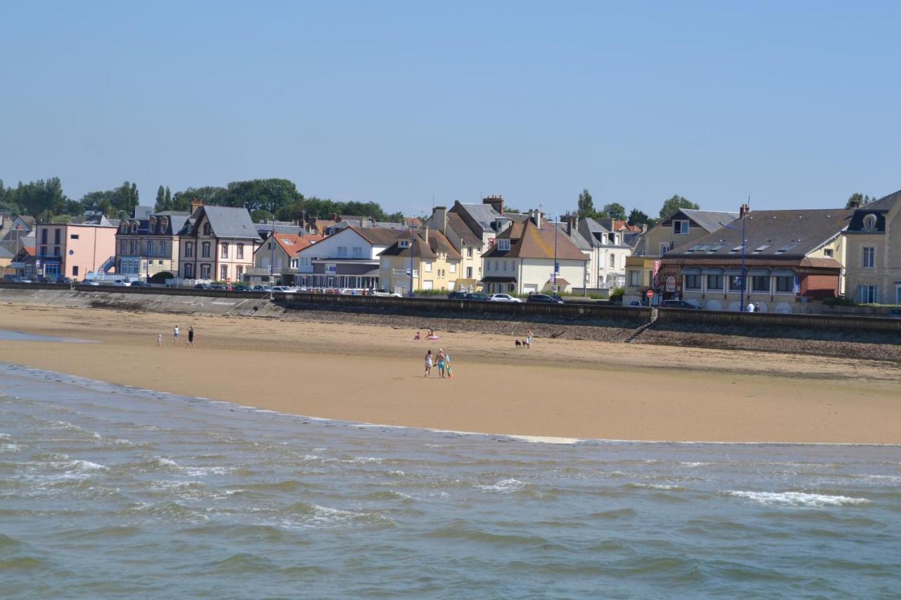 Gite "Au P'Tit Tourois" De Plain-Pied Tout Confort Avec Veranda Proche D'Omaha Beach Et De Bayeux Accueillant Les Animaux 외부 사진